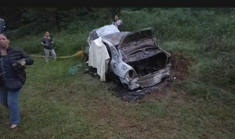 Он потерял контроль над своим автомобилем, разбился и сгорел заживо.