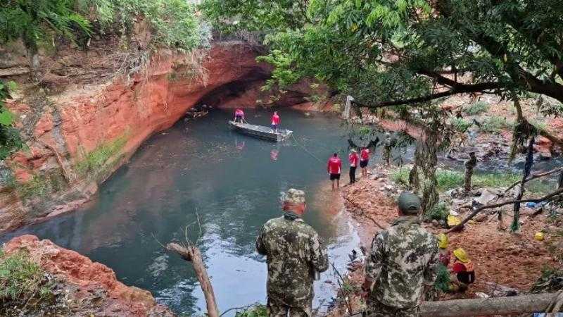 Водолазы возобновили поиски солдата, найденный материал еще предстоит изучить