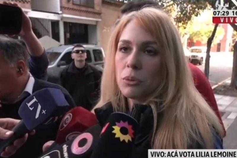 Lilia Lemoine fue a votar antes de la apertura de urnas: “Vine temprano por si faltaba un fiscal”