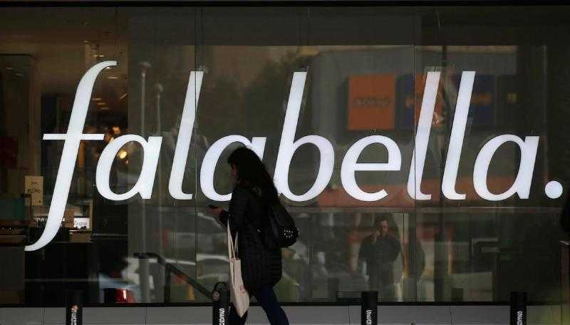 Falabella ведет переговоры о продаже торговых центров в Перу после снижения рейтинга