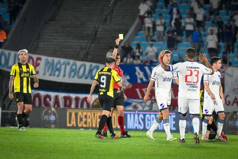 Арбитр дерби Насьональ 2-0 Пеньяроль сказал, что остался "доволен" и с юмором воспринял мемы в сетях