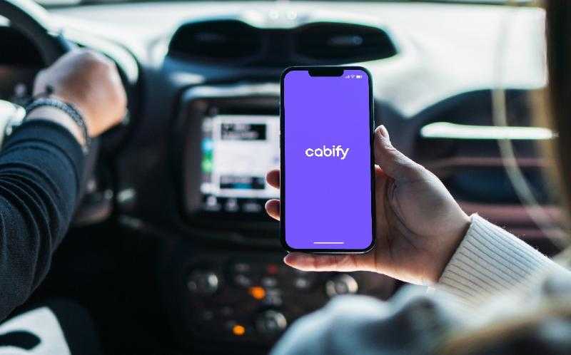 Cabify критикует "неравное" отношение, призывает к лизингу для обновления автопарка