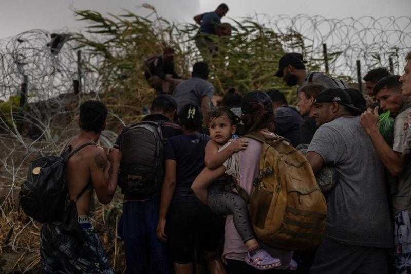 Федеральный судья поддержал программу Байдена по предоставлению гуманитарного убежища мигрантам с Кубы, Гаити, Венесуэлы и Никарагуа
