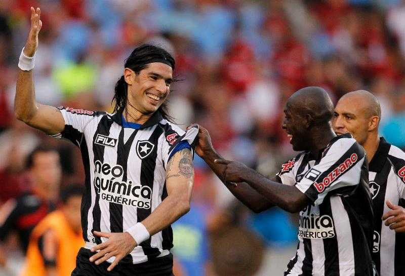 Loco Abreu FC, новый клуб, основанный в Бразилии в честь исторического уругвайского нападающего.