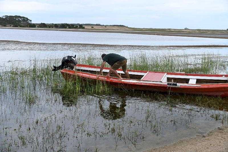 Они попросили открыть для моря Лагуну Гарсон, заповедную зону, заросшую растениями; работы начались в Хосе Игнасио