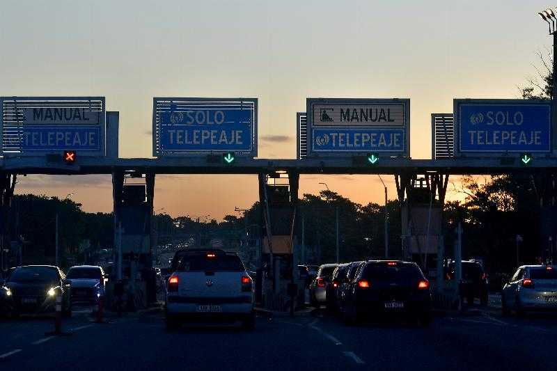 Плата за проезд в Пандо перестанет приниматься с понедельника: только два пункта во всей стране будут продолжать принимать наличные