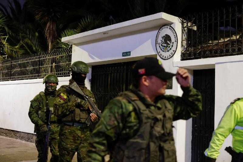 Латинская Америка осуждает насильственное проникновение в посольство Мексики в Эквадоре