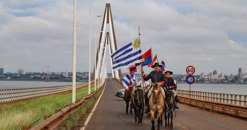 Уругвайские всадники отправились в Парагвай на важный юбилей