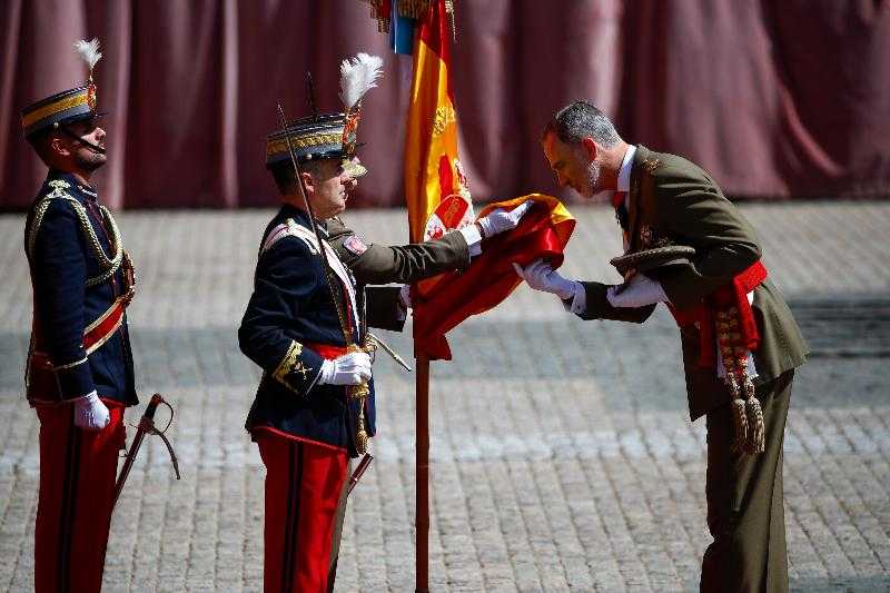 Король вновь принимает присягу в Сарагосе за 40 лет службы в армии