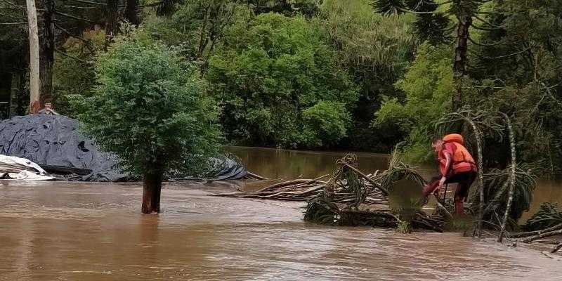 В Санта-Катарине продолжаются дожди, наводнения и прогнозируются сильные ветры