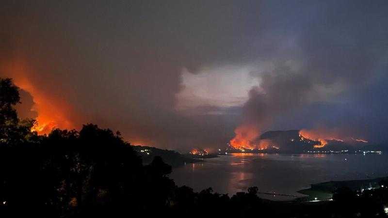 Пожар с четырьмя активными очагами охватил Валье-де-Браво