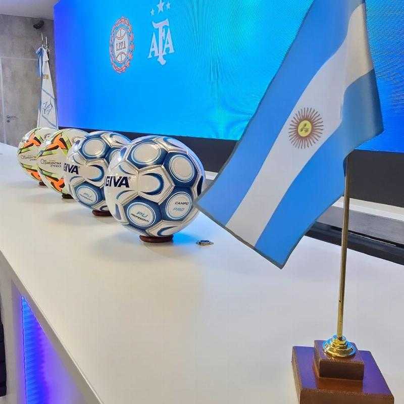 В Посадасе открывается главный завод по производству футбольных мячей в Аргентине