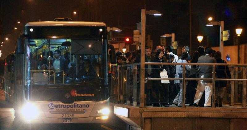 АТО сообщила о новых пробках в Метрополитано: горожане ждали на нескольких станциях более 10 минут.