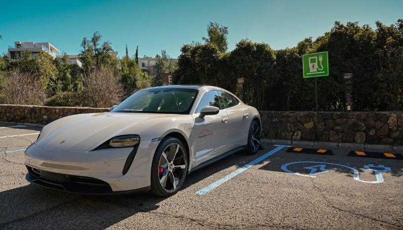 Новые пункты зарядки электромобилей Porsche в Чили