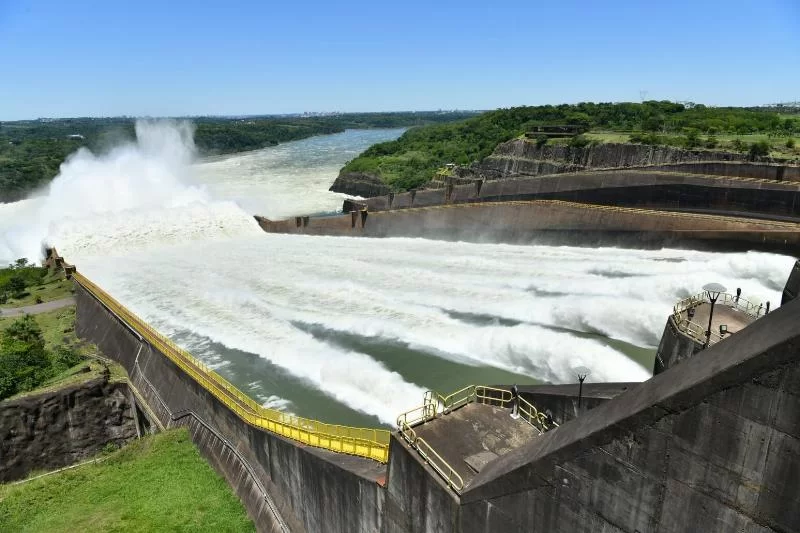 Компания Itaipu переводит государству Парагвай 335 миллионов долларов США за Приложение C