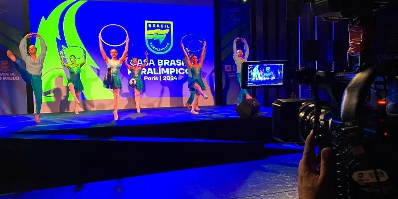 Casa Brasil сочетает культуру и спорт во время Паралимпийских игр в Париже