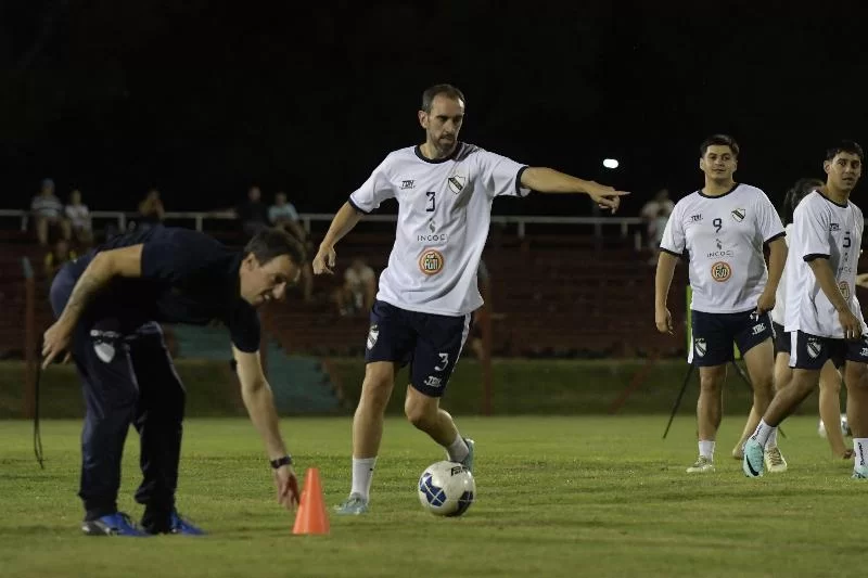 Поронгос против Мело Уондерерс в рамках OFI Clubs Cup 2024: время и место просмотра финала внутри страны.