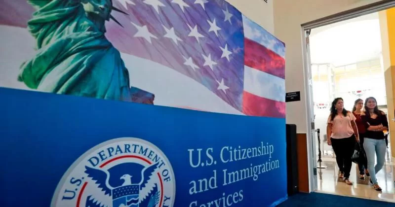 Хорошие новости от USCIS: иммигранты смогут получить гражданство США без знания английского языка