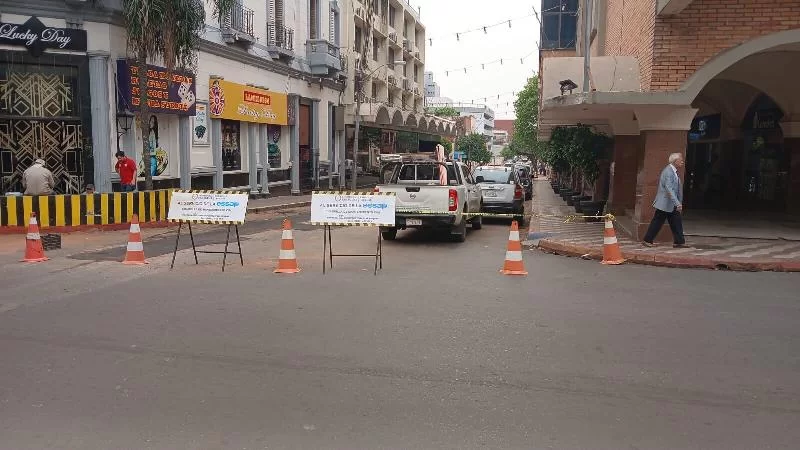 Из-за низкого давления воды в одном из районов центра города заменяют водопроводные трубы