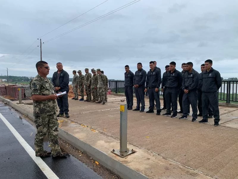 Парагвайские и аргентинские военные против мафий, действующих и перемещающихся по «ничейной земле».