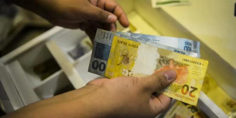 Финансовый рынок повышает прогноз инфляции с 4,39% до 4,5%