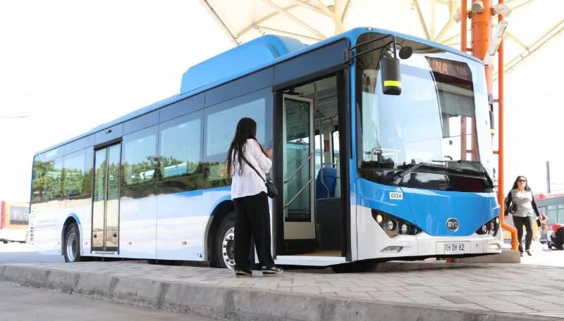 Conoce los modernos buses eléctricos que comenzarán a operar en Colina