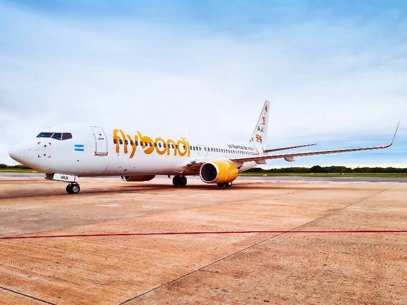 Flybondi скорректировала 71 рейс на время праздников в рамках соглашения с правительством.