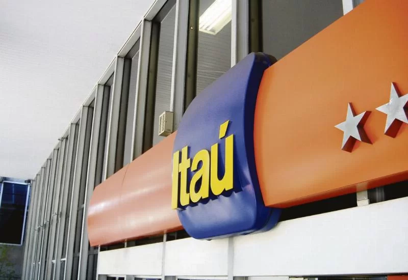 Banco Itaú продолжает покупать финтех-компании в Уругвае: теперь он приобрел 100% платежной платформы Plexo.