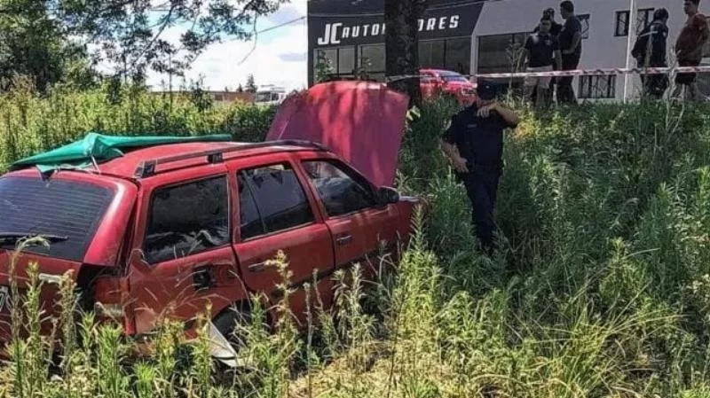 Энтре-Риос: женщина и ее восьмилетняя внучка погибли в результате аварии на шоссе 11 и опрокидывания автомобиля.