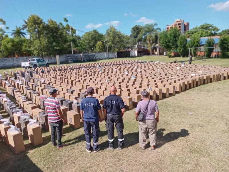 Во Фраганти. Водитель грузовика арестован при попытке контрабанды 500 000 пачек сигарет на сумму 780 миллионов песо.