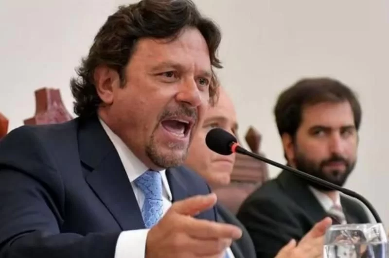 Gustavo Sáenz reclamó a la Anses que anule los beneficios para extranjeros que no residen en el país