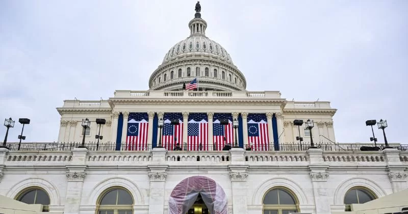 Демократы требуют надзора за инаугурацией, пока комитет Трампа собирает деньги