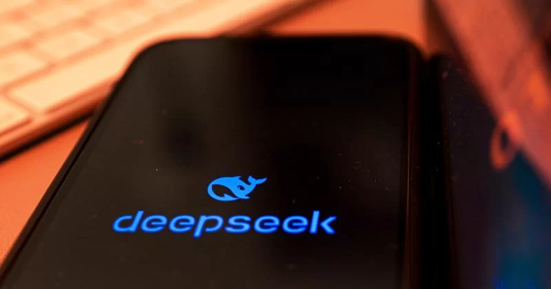 Китайский искусственный интеллект DeepSeek следит за тем, что вы печатаете