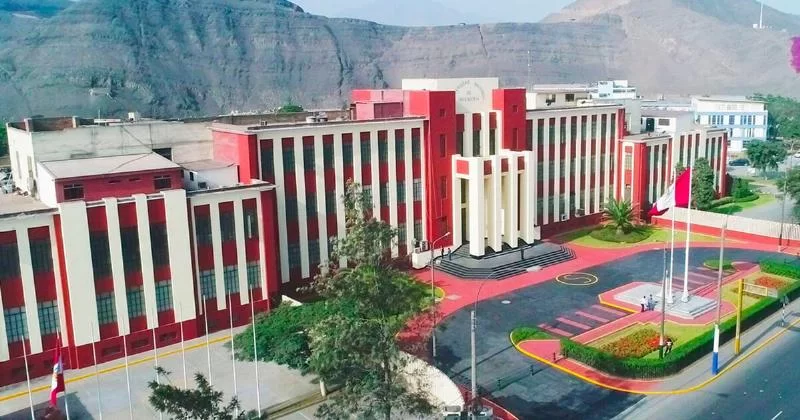 Узнайте о количестве вакансий, предлагаемых UNI на вступительных экзаменах 2025-I, которые начнутся 17 февраля.