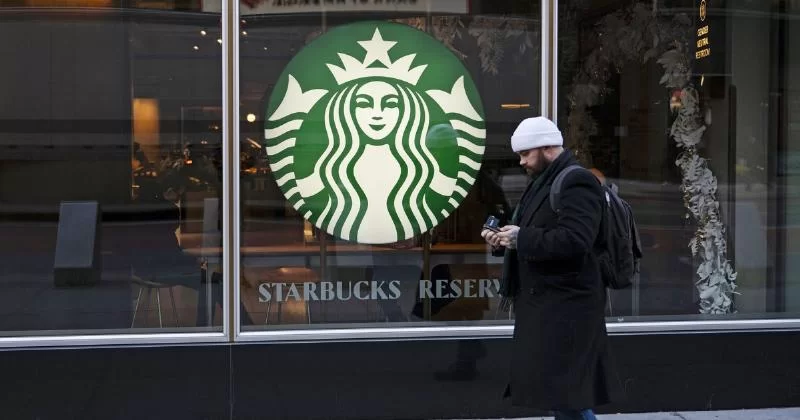 Starbucks увольняет 1100 корпоративных сотрудников в связи с падением продаж