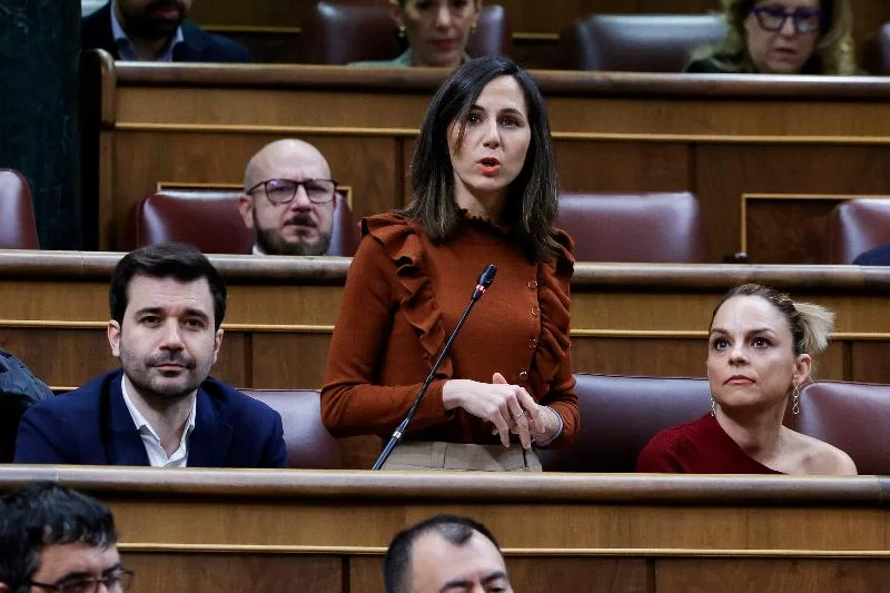 Podemos отмежевывается и ставит под угрозу соглашение между PSOE и Junts по иммиграции