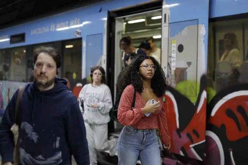 Забастовка в Cercanías de Cataluña вынуждает вывести из эксплуатации восемь поездов на нескольких линиях.