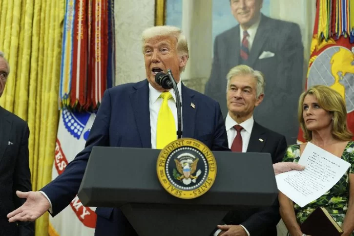 Трамп снова набросился на Зеленского за то, что тот отверг его предложение передать Крым России в обмен на мир