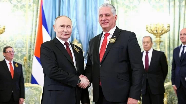 Диас-Канель отправляется в Россию, чтобы сопровождать Путина на параде Победы на Красной площади